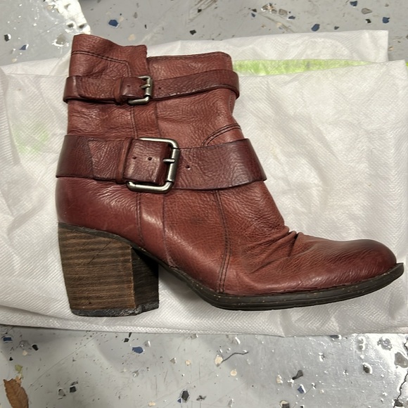 Burgundy leather boots - Picture 5 of 6